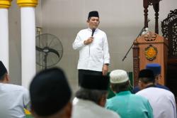 Gubernur Ansar Safari Ramadan di Masjid Al-Maghfiroh, 